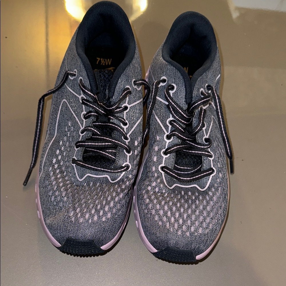 Avia Grey and Pink Women's Athletic Shoes